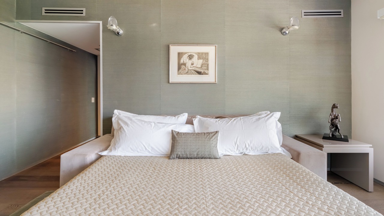 Photo of Bedroom in Hollywood Hills West