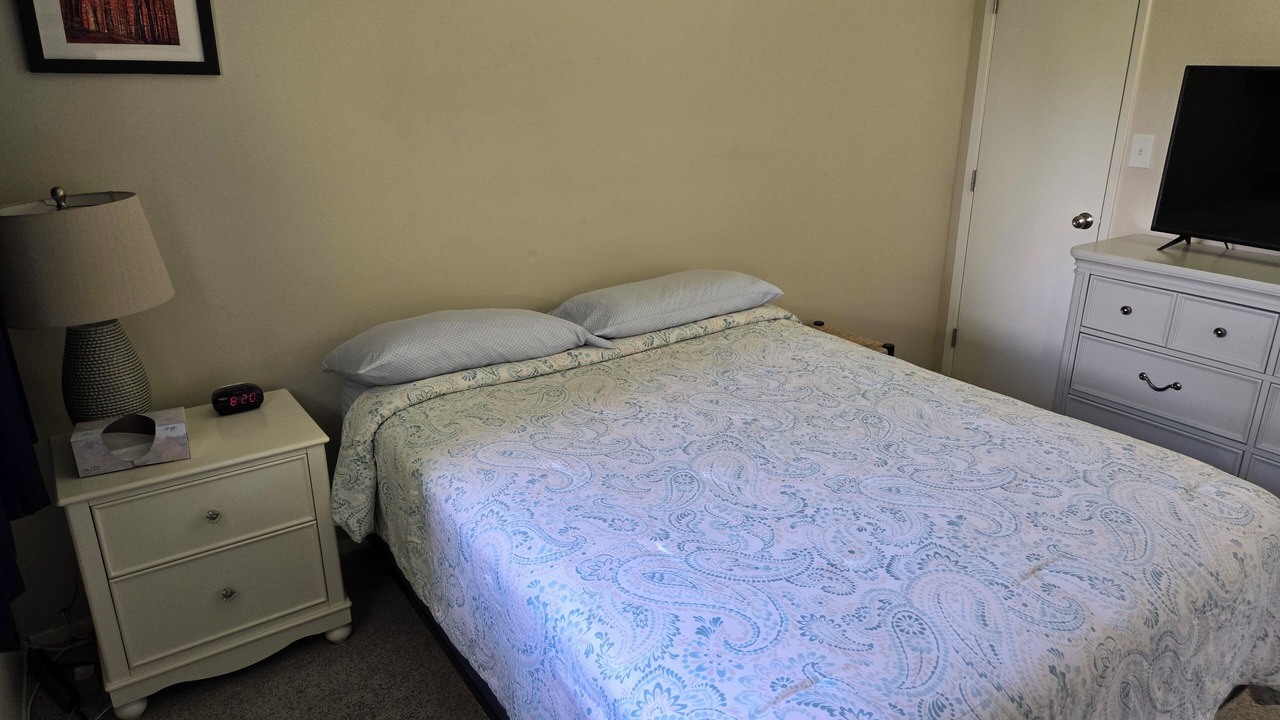 Photo of Bedroom in Orange