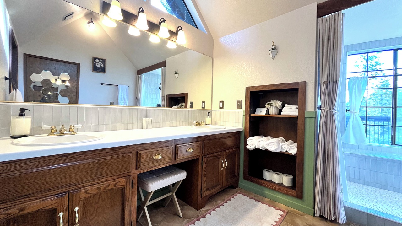 Photo of Bathroom in O'Brien