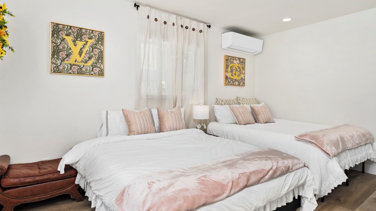 Photo of Bedroom in Midway City