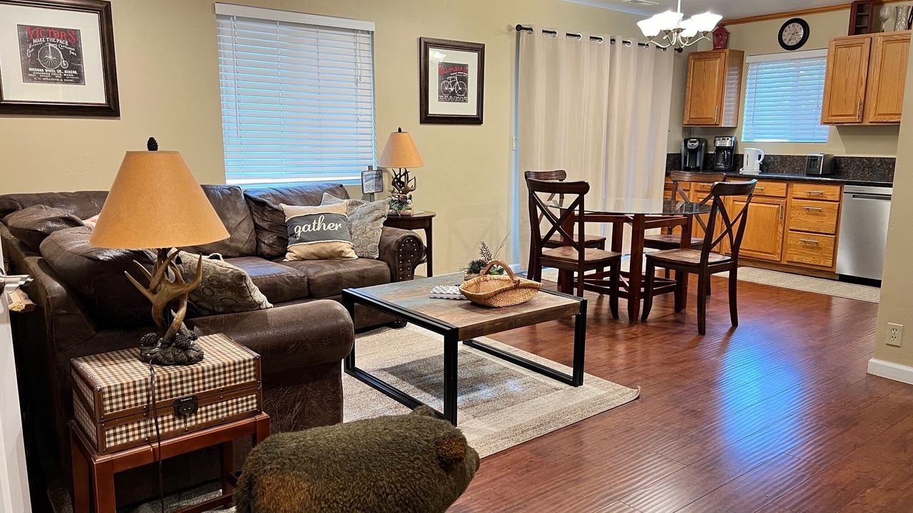 Photo of Livingroom in Sierra Tract