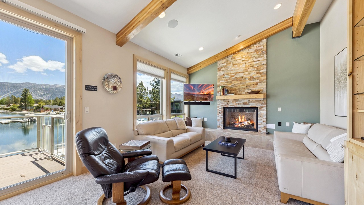 Photo of Livingroom in Tahoe Keys