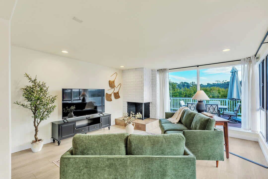 Photo of Livingroom in Allied Gardens