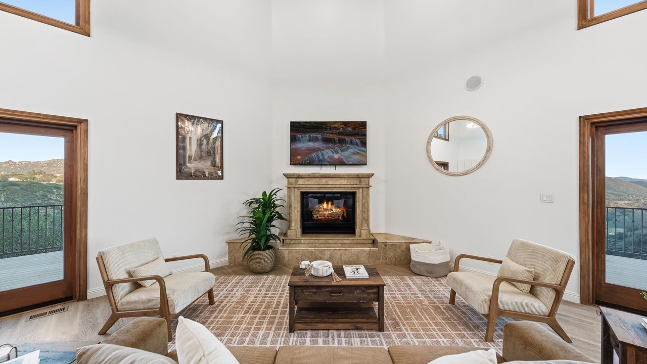 Photo of Livingroom in Rainbow CDP