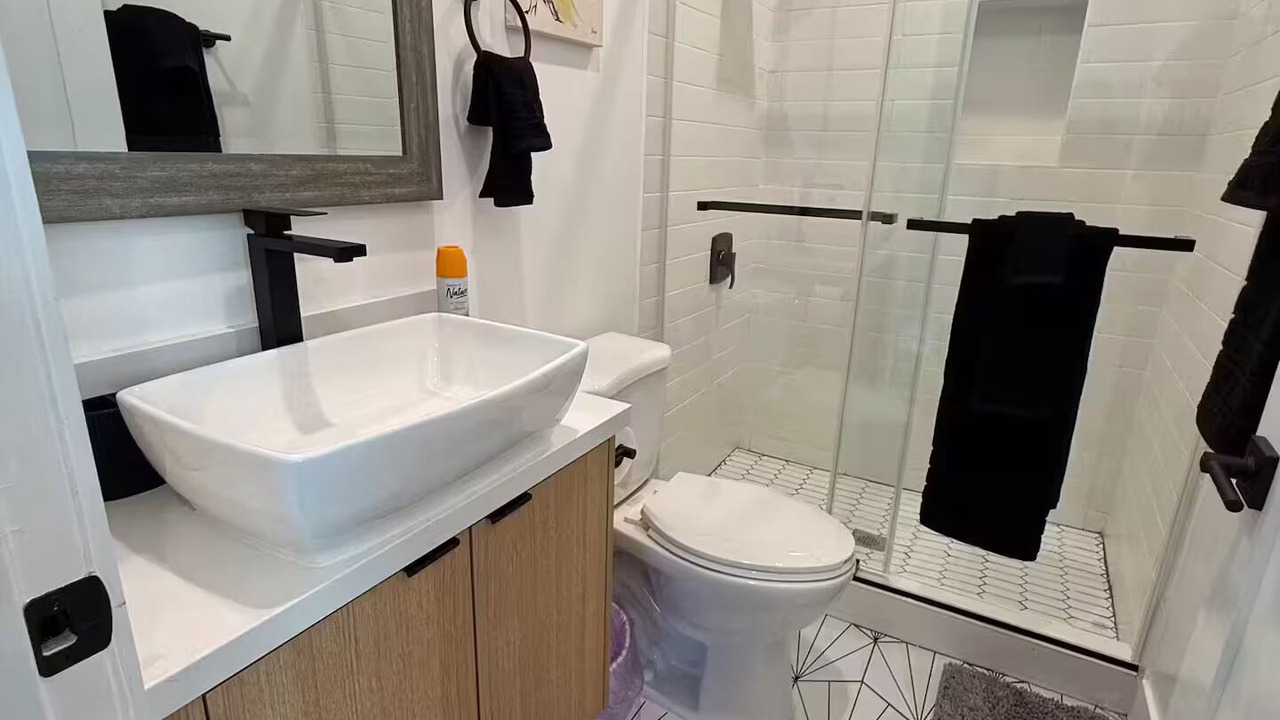 Photo of Bathroom in Downtown Los Angeles