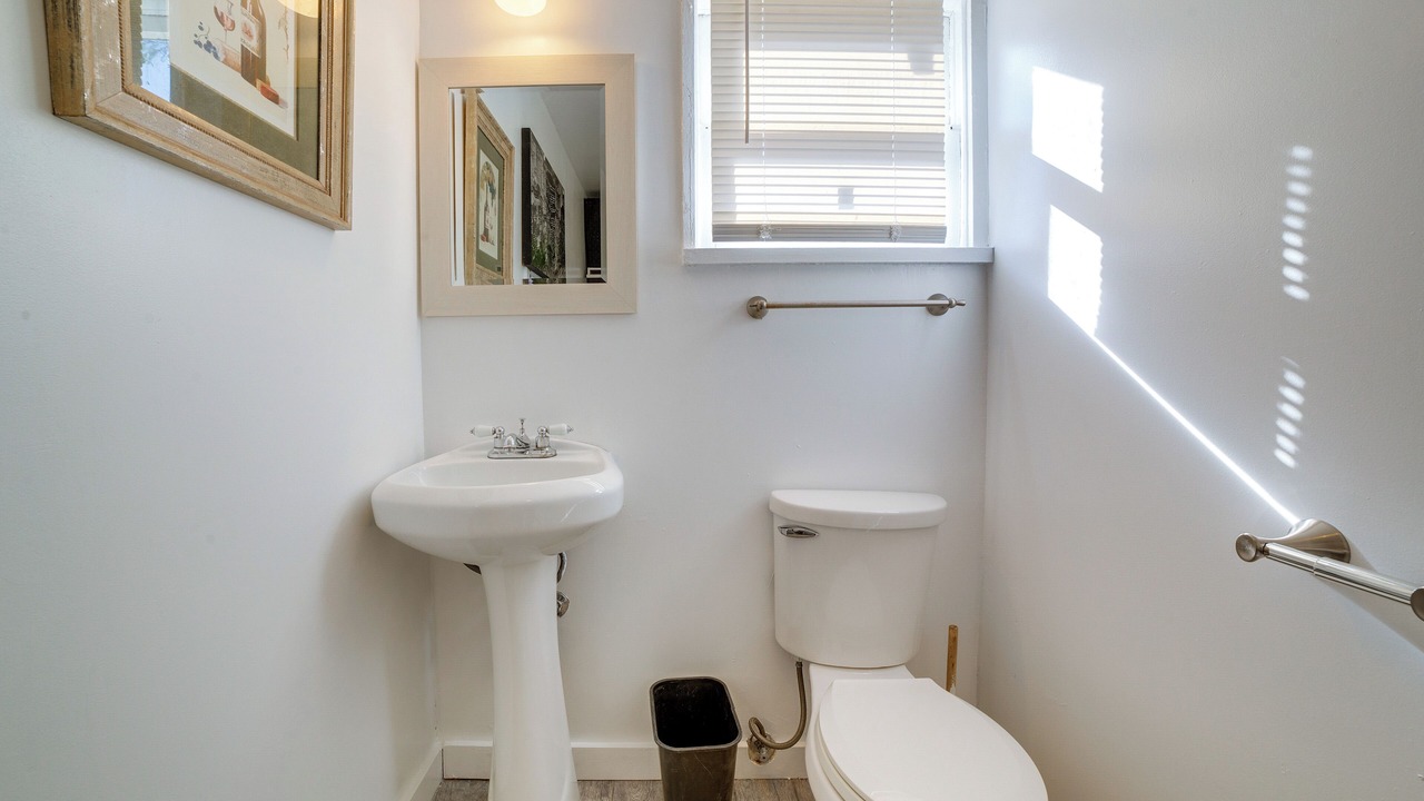Photo of Bathroom in Downtown Riverside