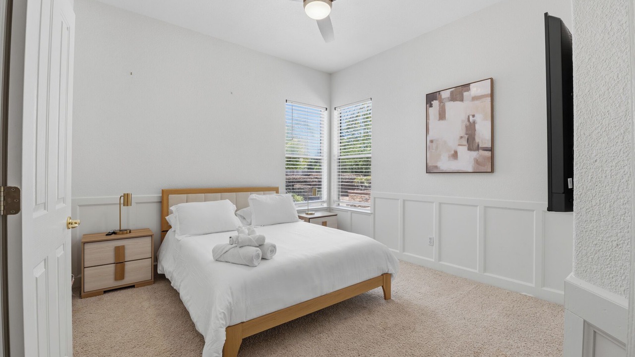 Photo of Bedroom in Hood