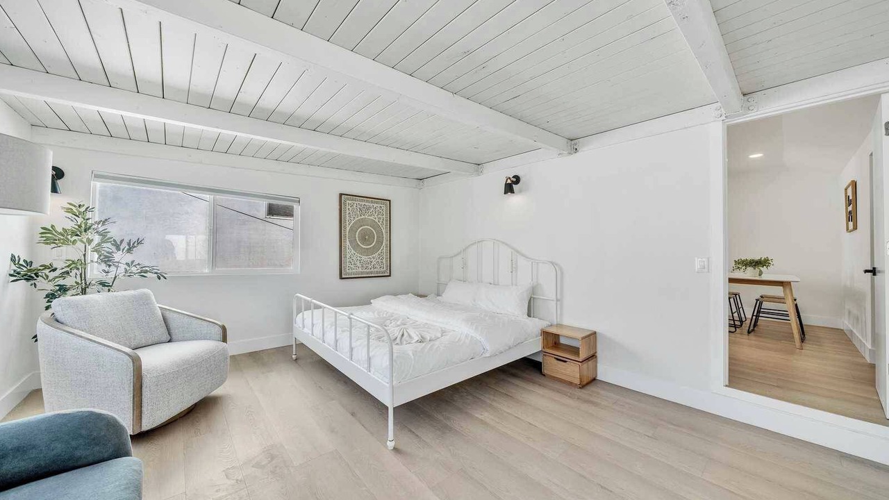 Photo of Bedroom in Balboa Peninsula