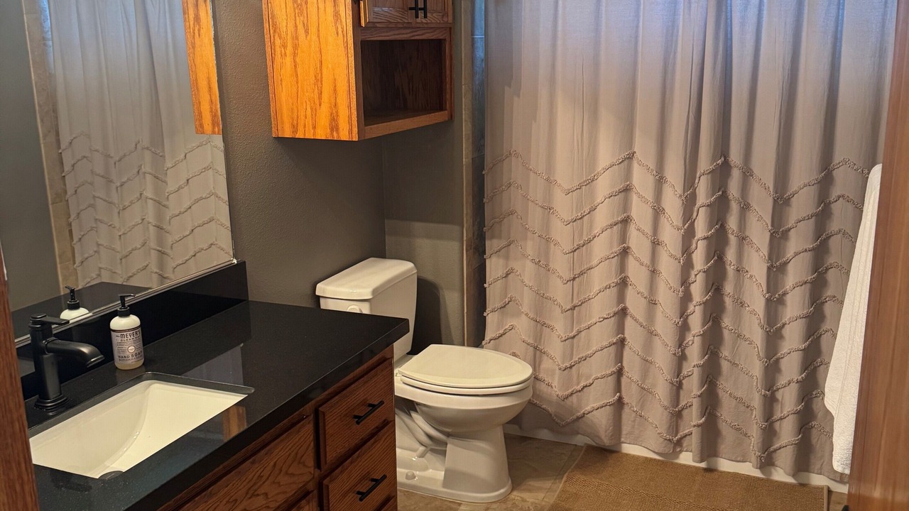 Photo of Bathroom in Colusa