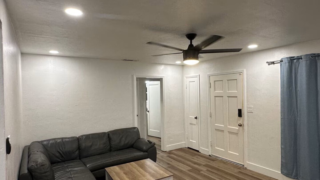 Photo of Livingroom in East Sacramento