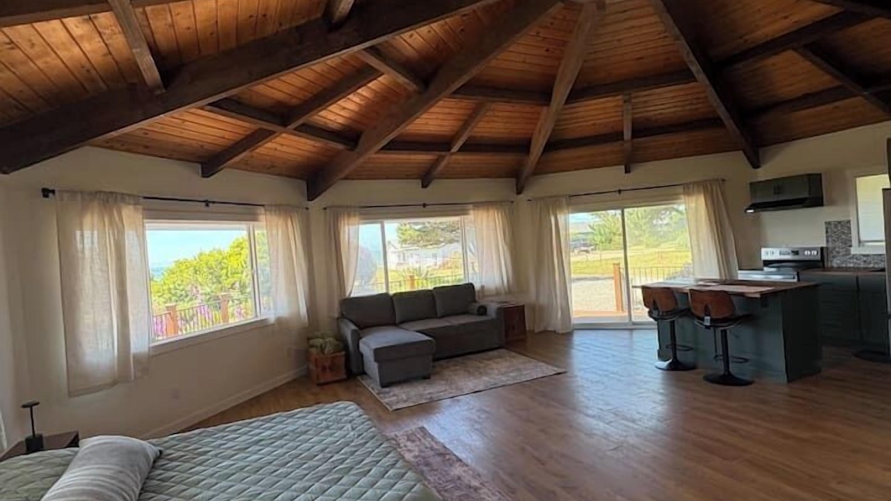 Photo of Bedroom in Smith River