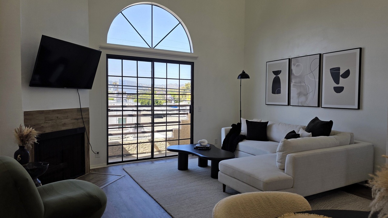 Photo of Livingroom in Beverly Hills