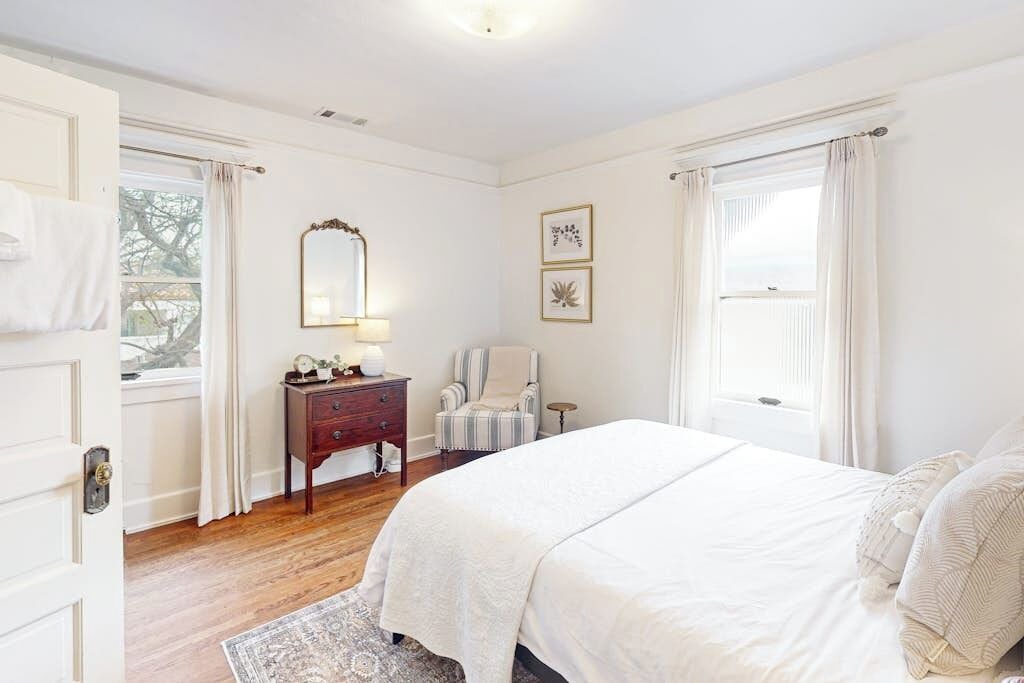 Photo of Bedroom in East Beach