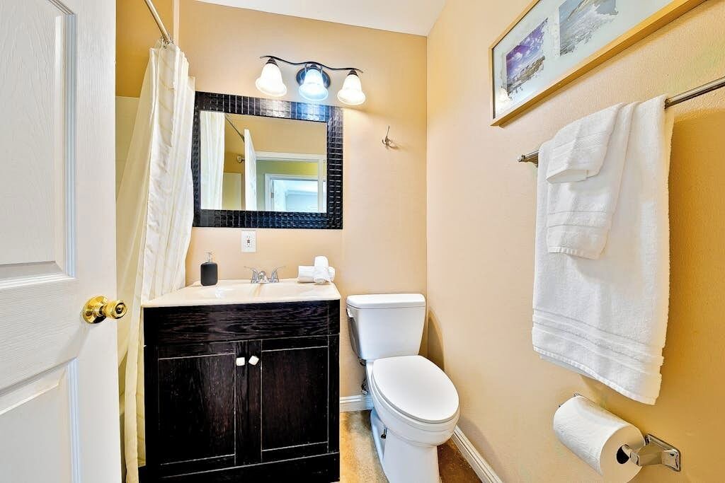Photo of Bathroom in Anaheim Colony Historic District