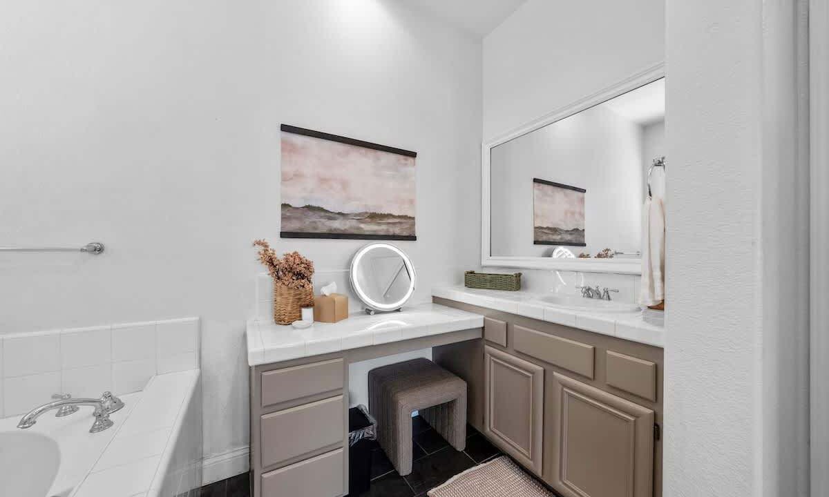 Photo of Bathroom in Woods Valley