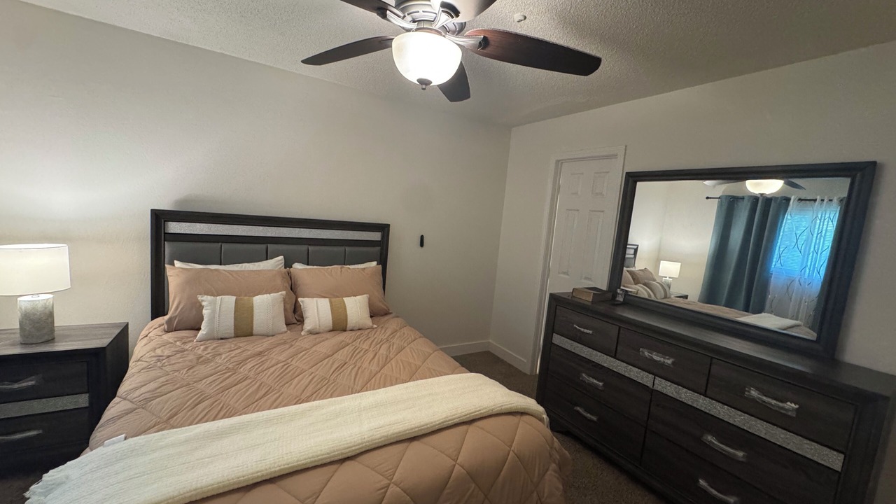 Photo of Bedroom in Raisin