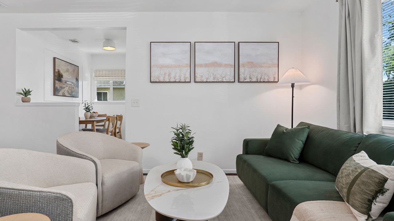 Photo of Livingroom in Fullerton