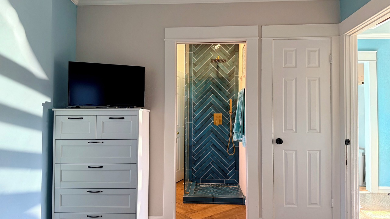 Photo of Bedroom in Inglewood