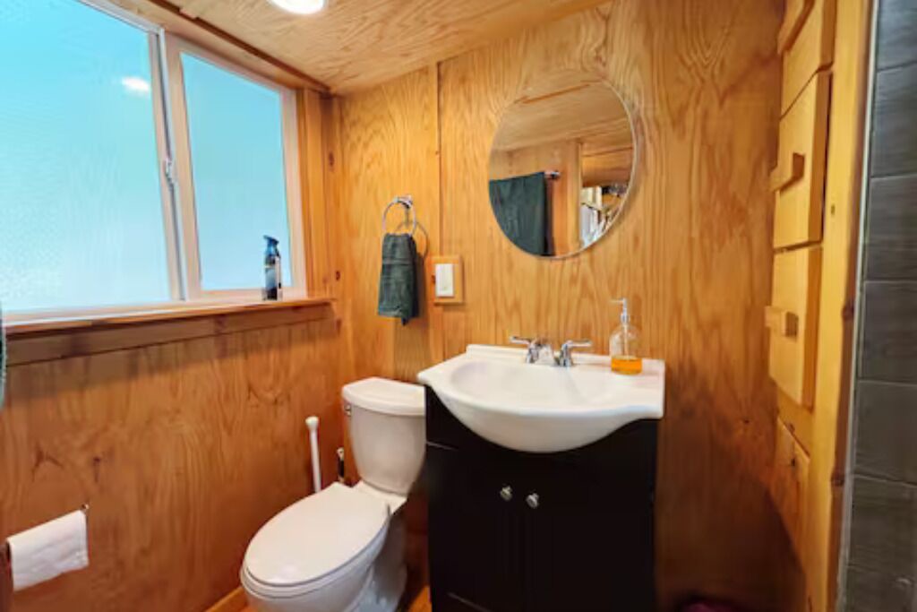 Photo of Bathroom in Dunsmuir