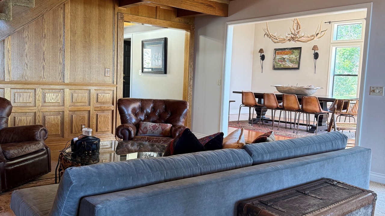 Photo of Livingroom in Lakehead