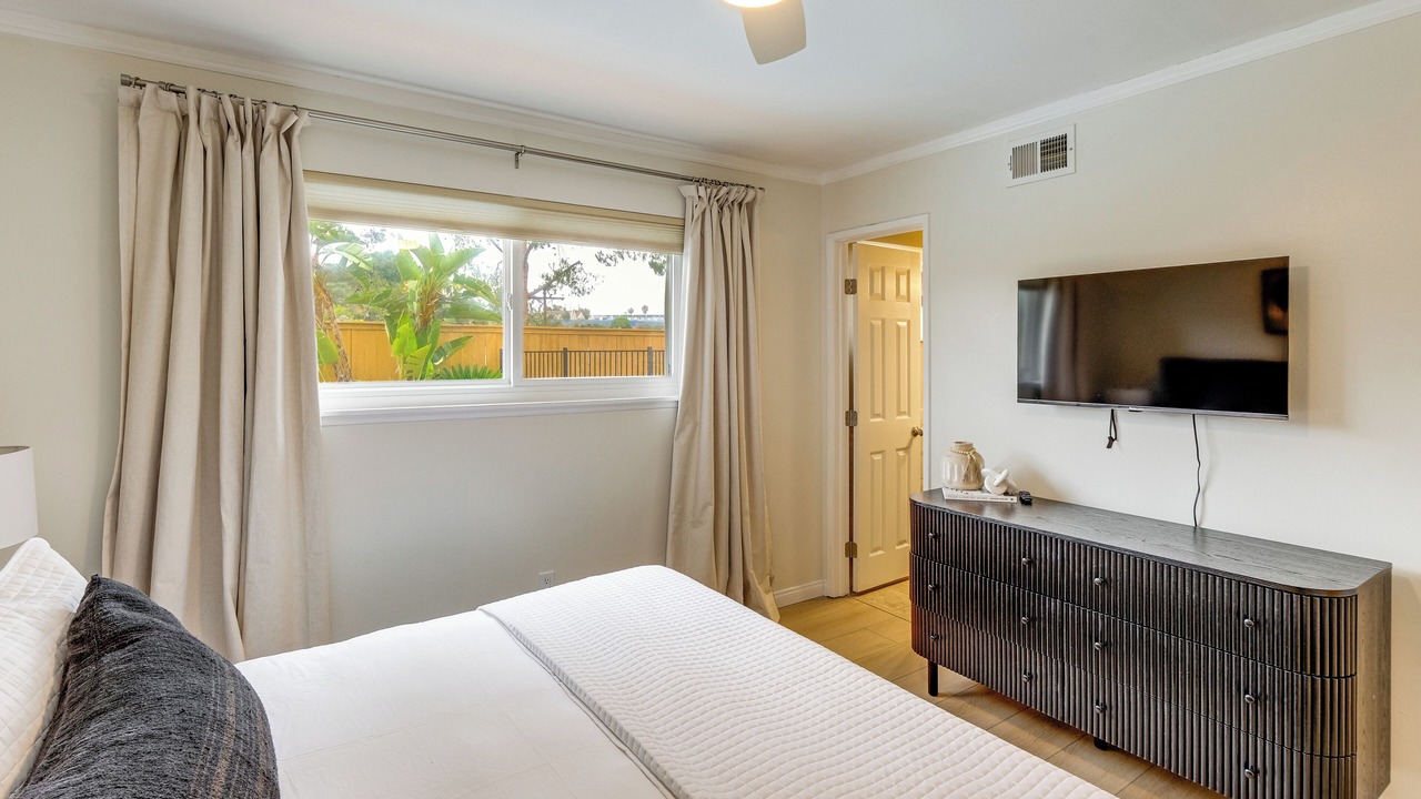 Photo of Bedroom in Clairemont