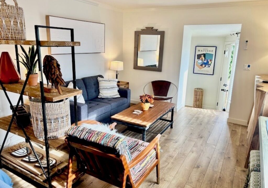 Photo of Livingroom in East Side Costa Mesa