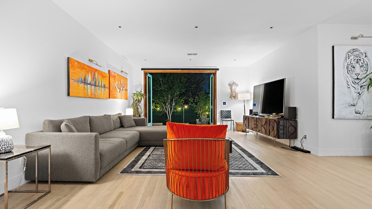 Photo of Livingroom in Beverly Grove