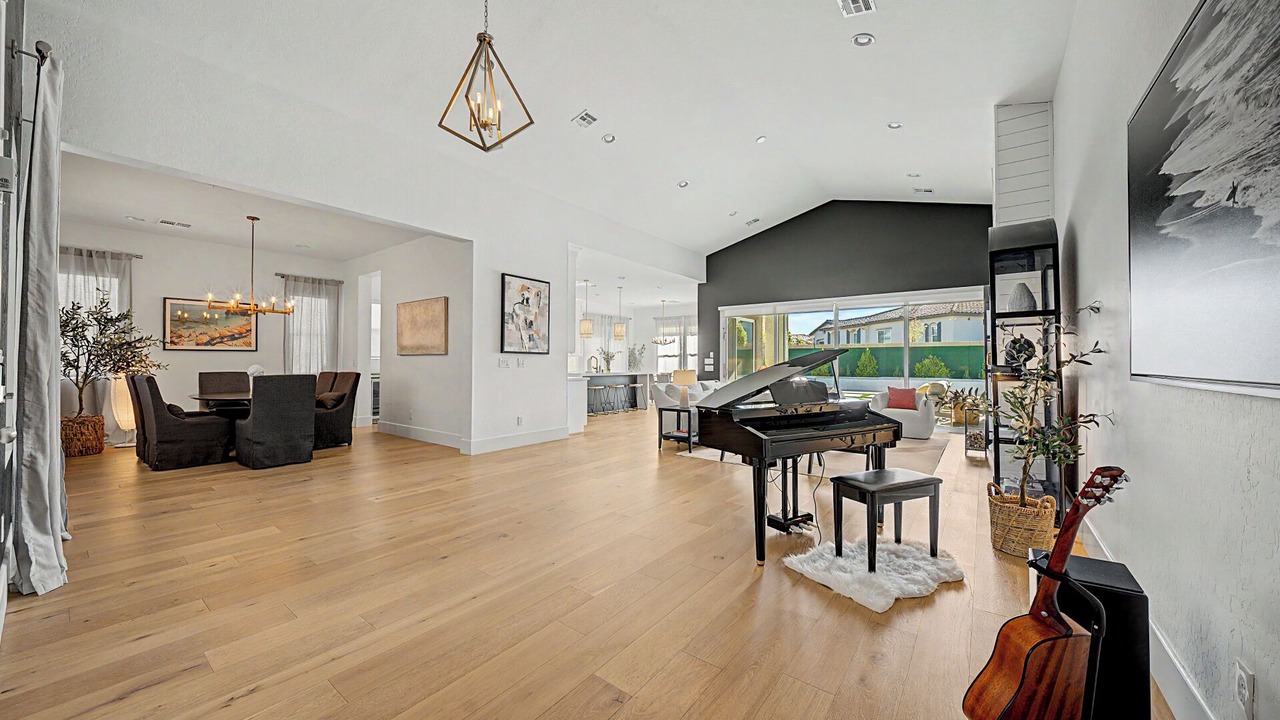 Photo of Bedroom in Arden