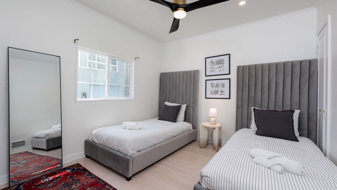 Photo of Bedroom in Pico - Robertson