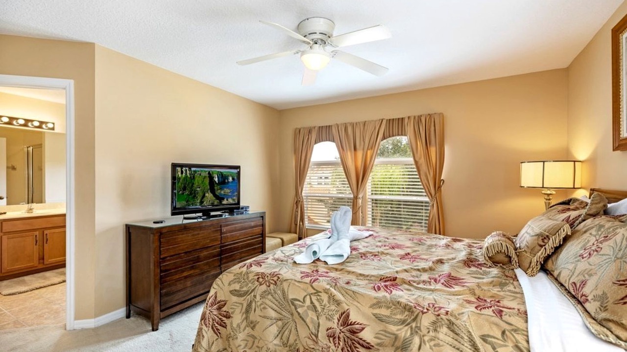 Photo of Bedroom in Watersong