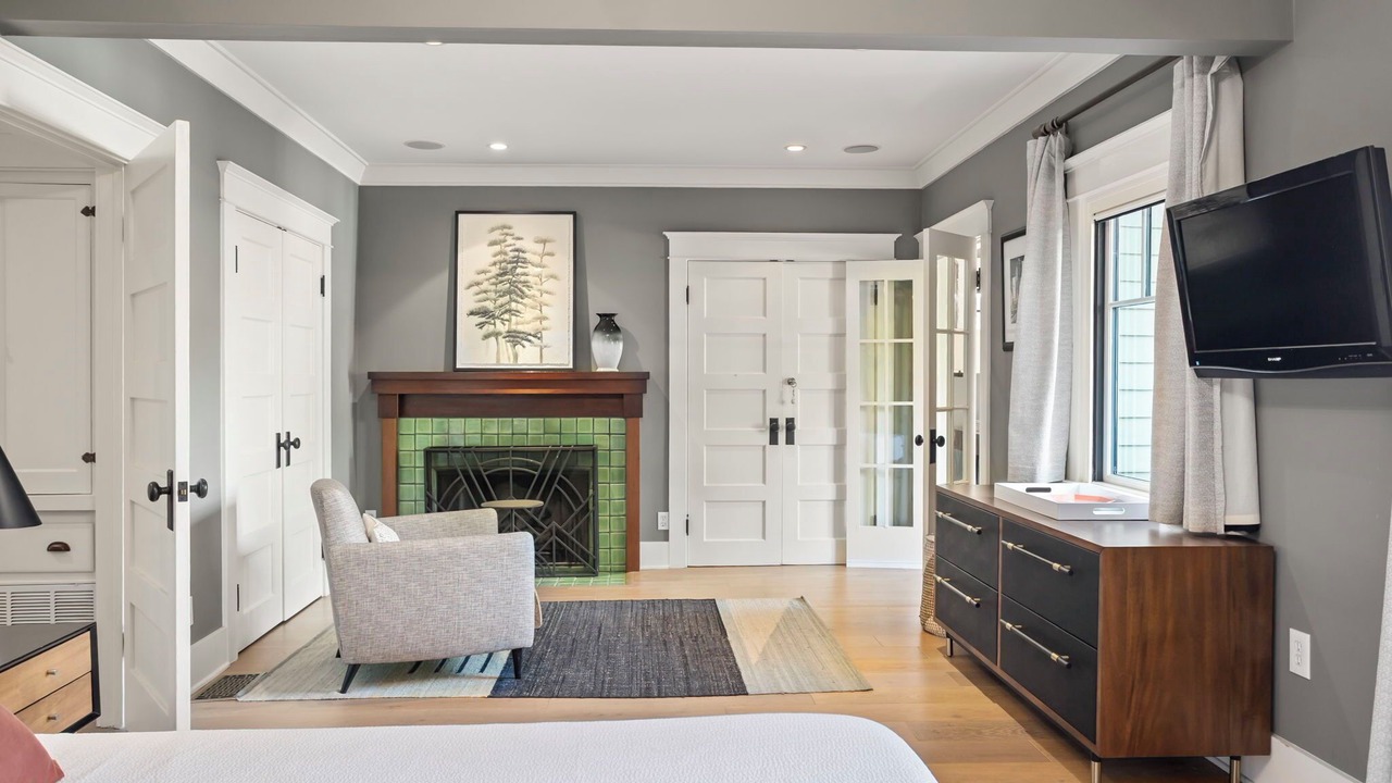 Photo of Bedroom in Hollywood