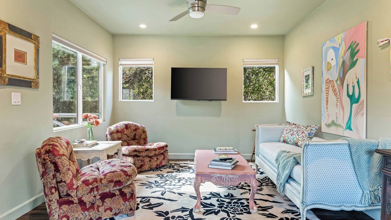 Photo of Livingroom in Silver Lake