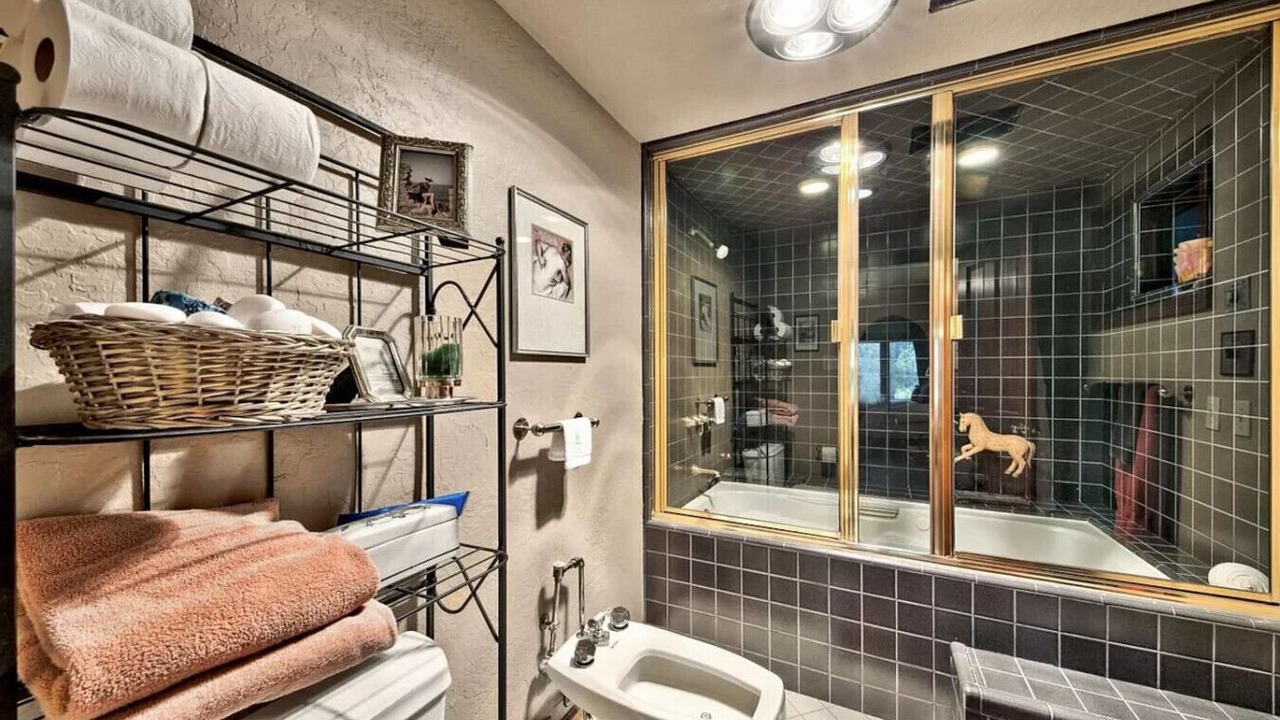 Photo of Bathroom in Black Bart
