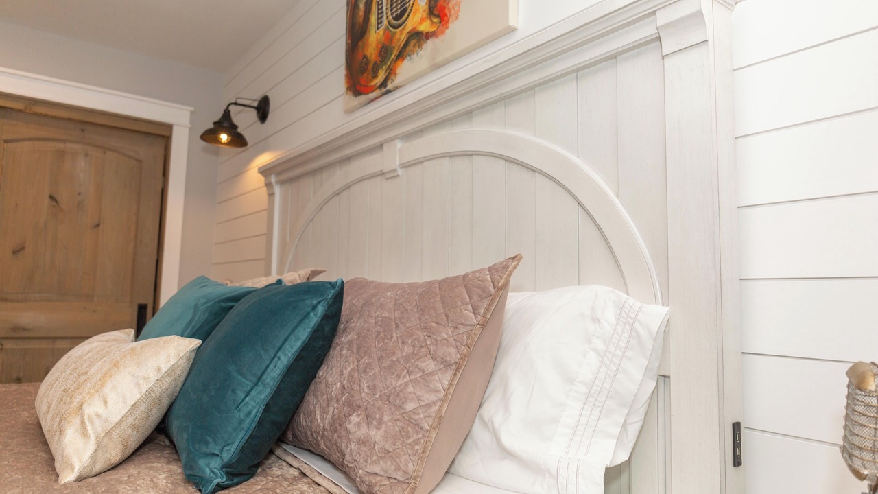 Photo of Bedroom in Tahoya Shores