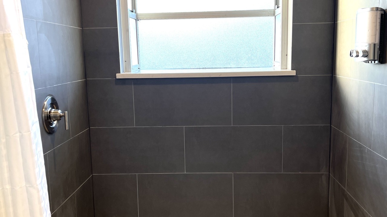 Photo of Bathroom in Lincoln Acres