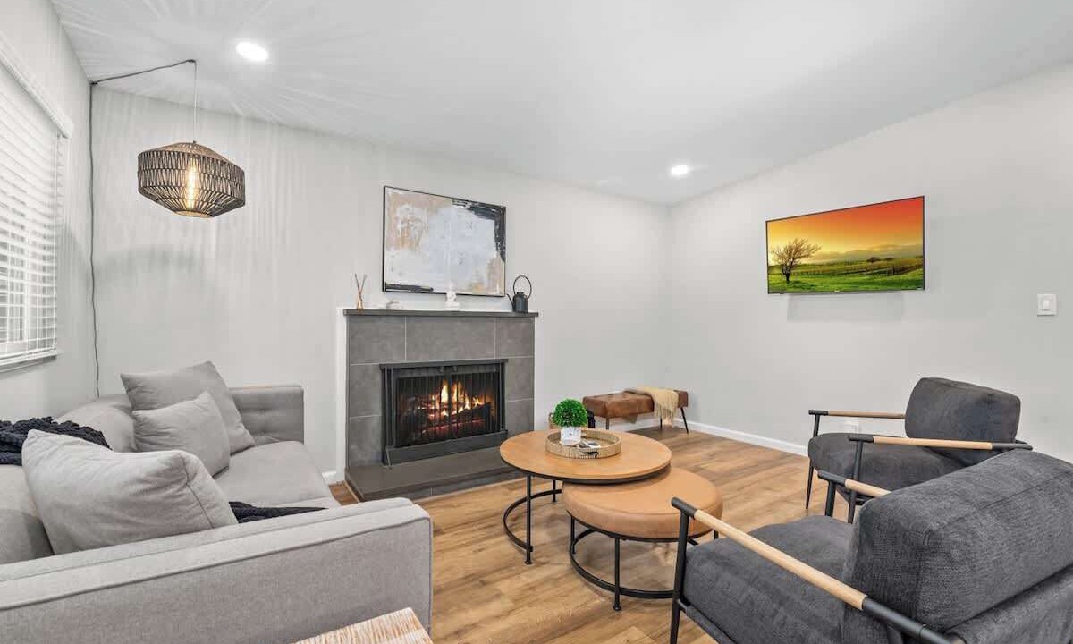 Photo of Livingroom in Fairmount Park