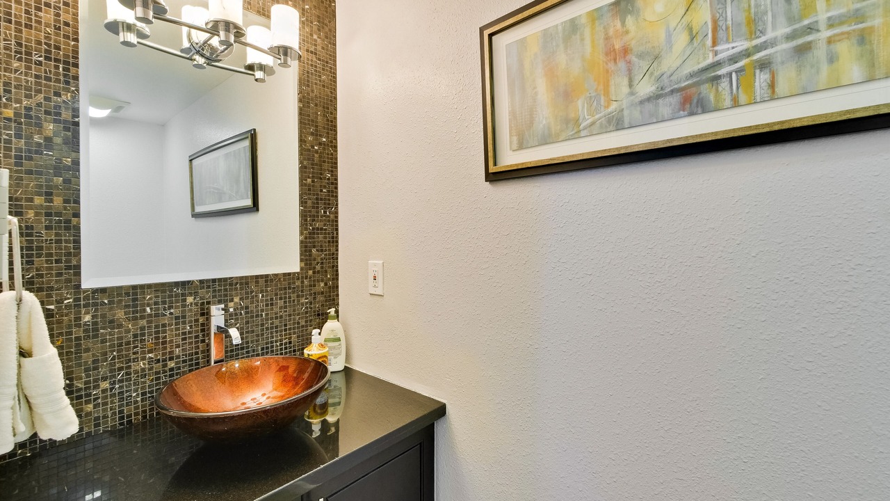 Photo of Bathroom in Duveneck - St. Francis