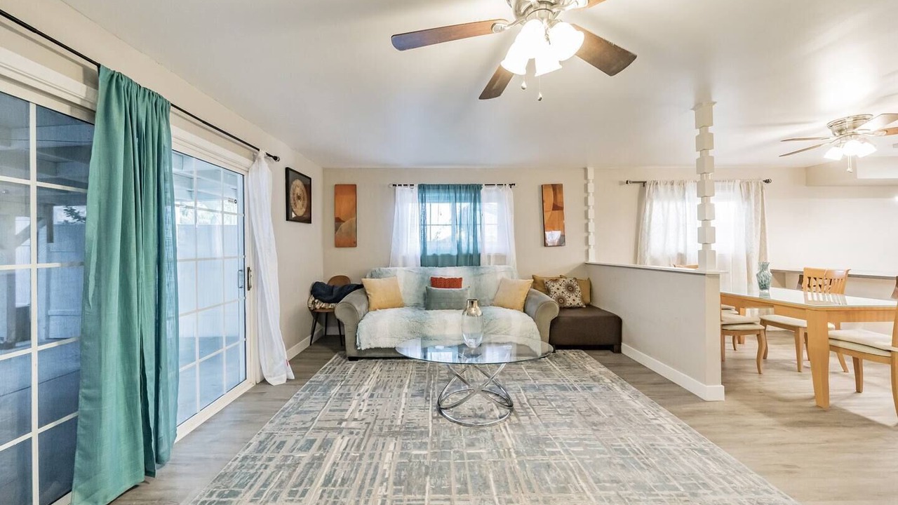 Photo of Livingroom in Canyon Country