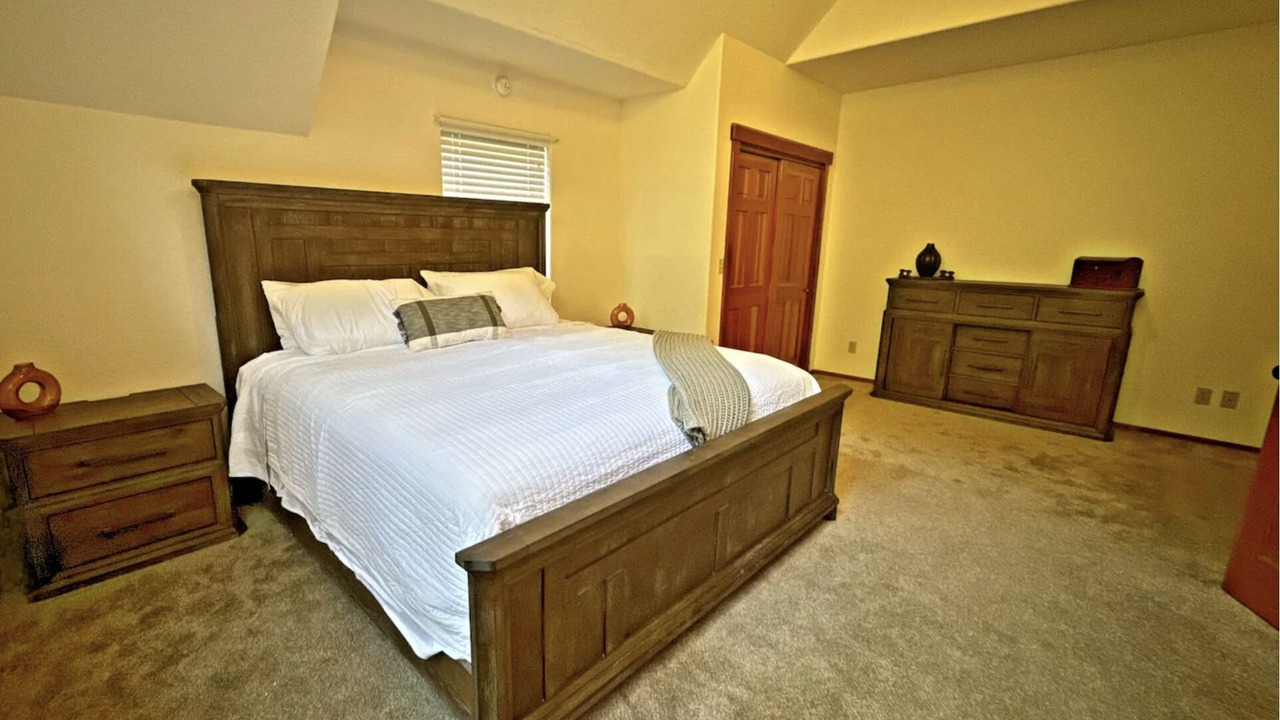 Photo of Bedroom in Westhaven-Moonstone