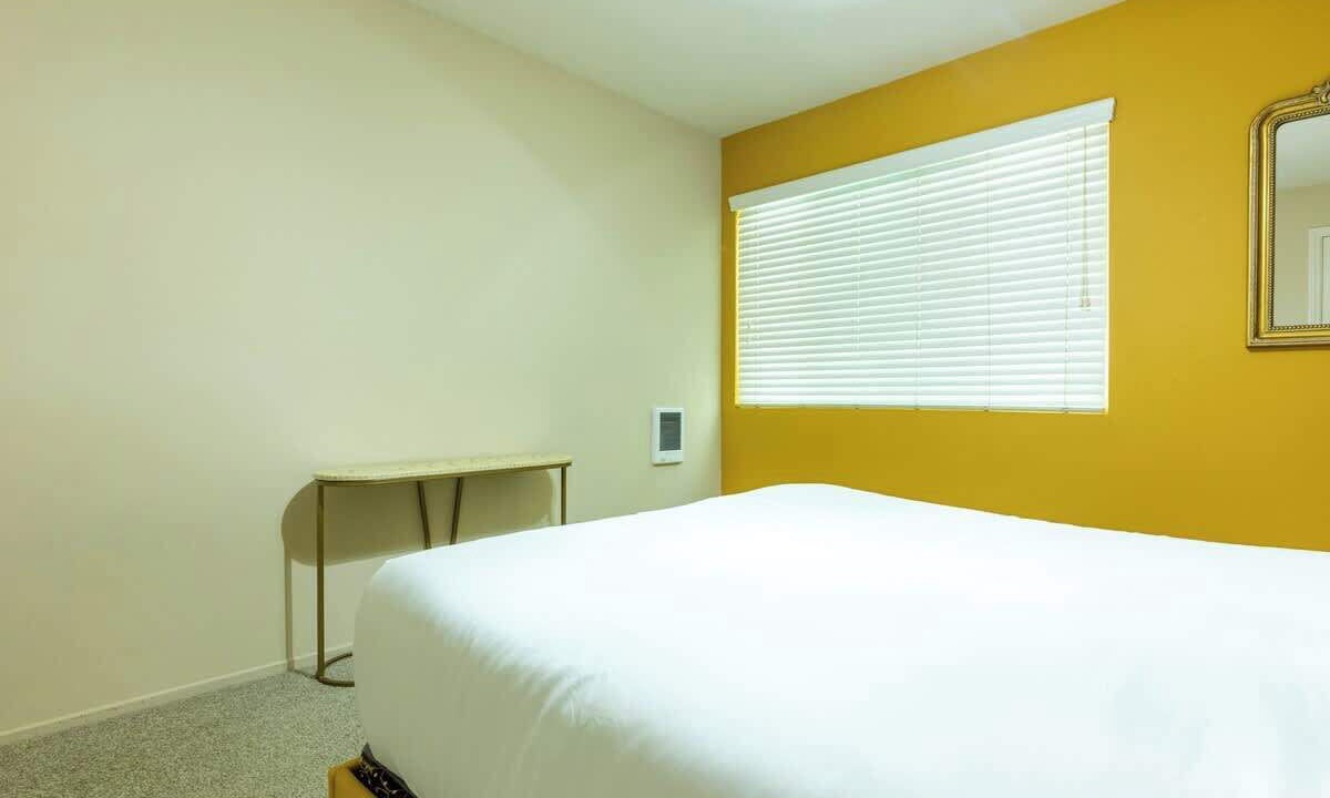 Photo of Bedroom in Rancho Palos Verdes