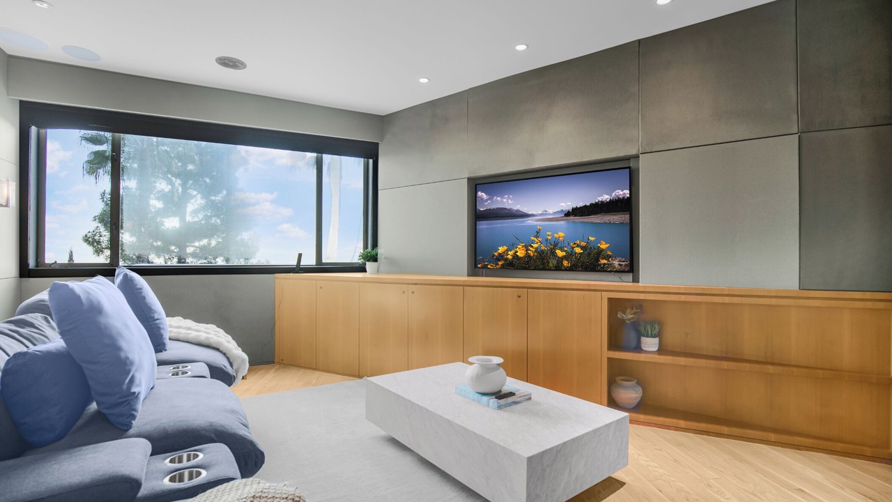 Photo of Livingroom in Hollywood Hills West