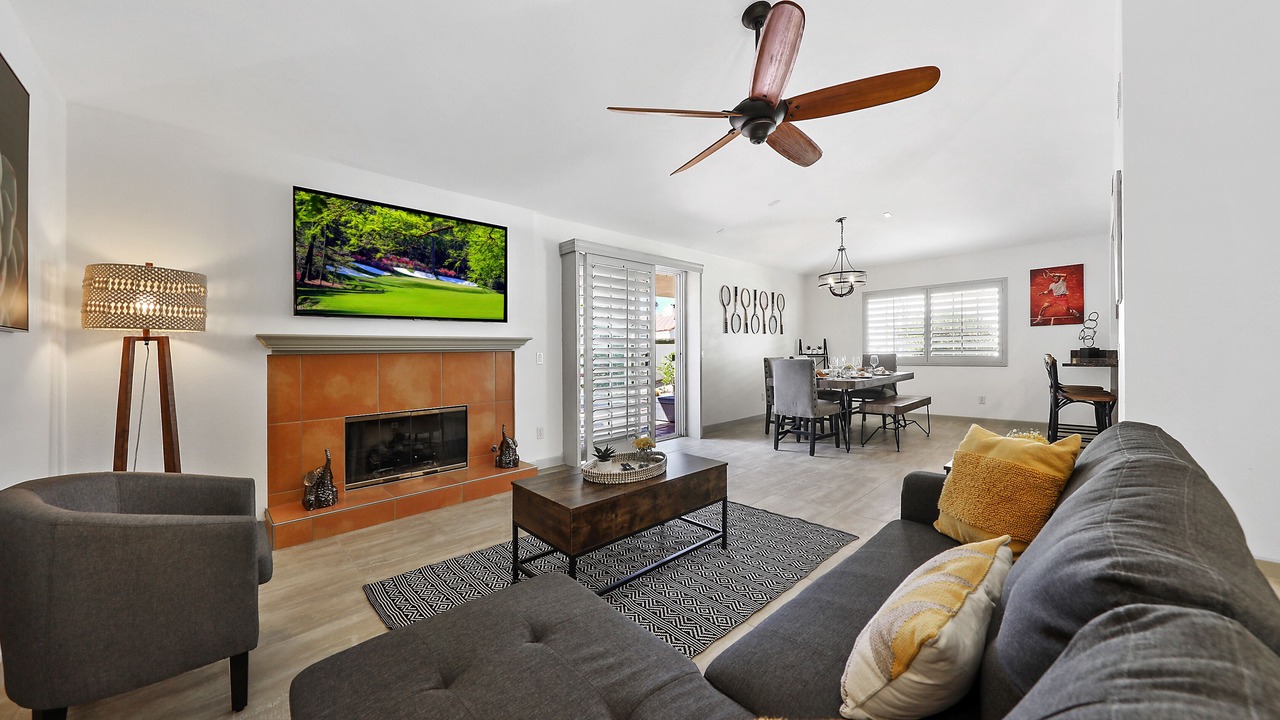 Photo of Livingroom in Palm Desert