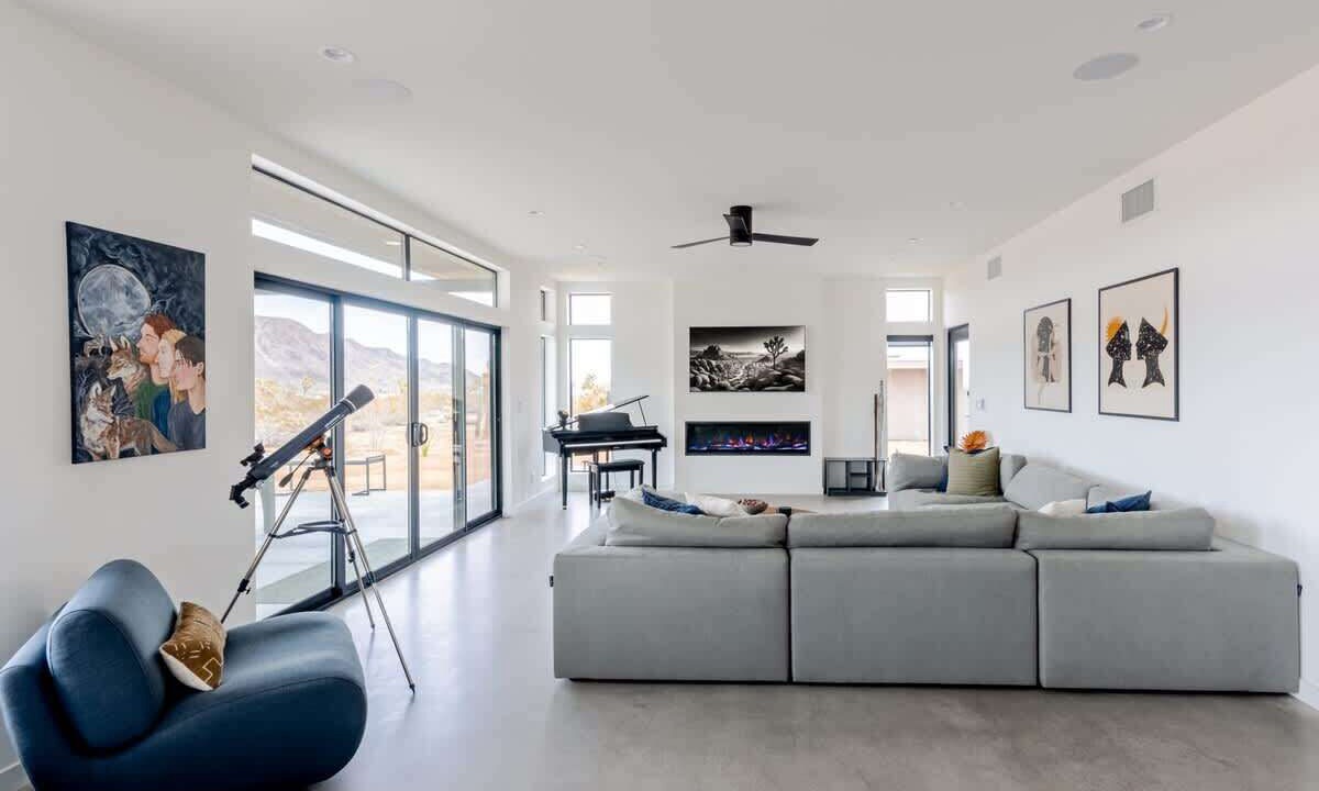 Photo of Livingroom in Landers