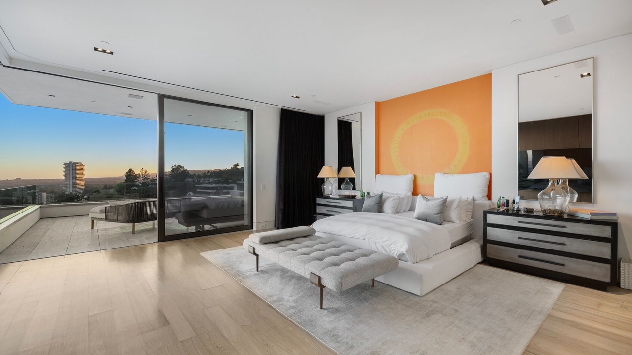 Photo of Bedroom in Hollywood Hills West