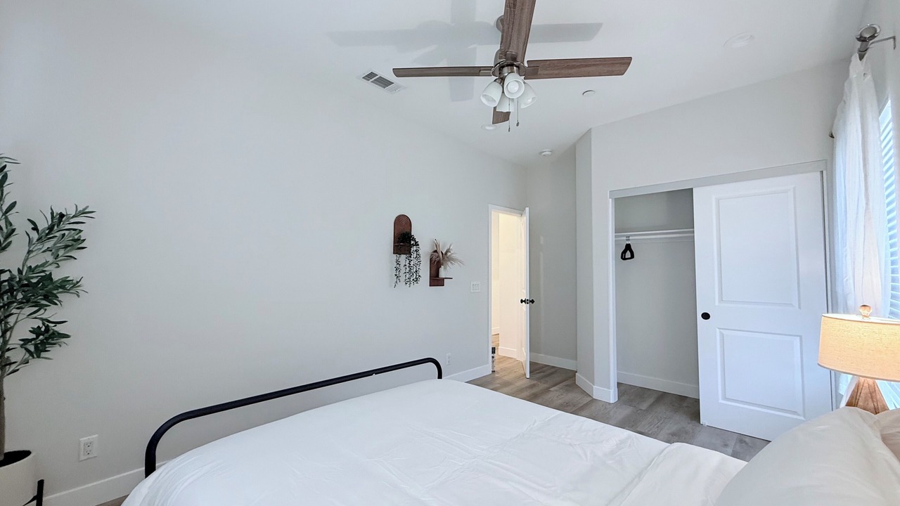 Photo of Bedroom in Midway City
