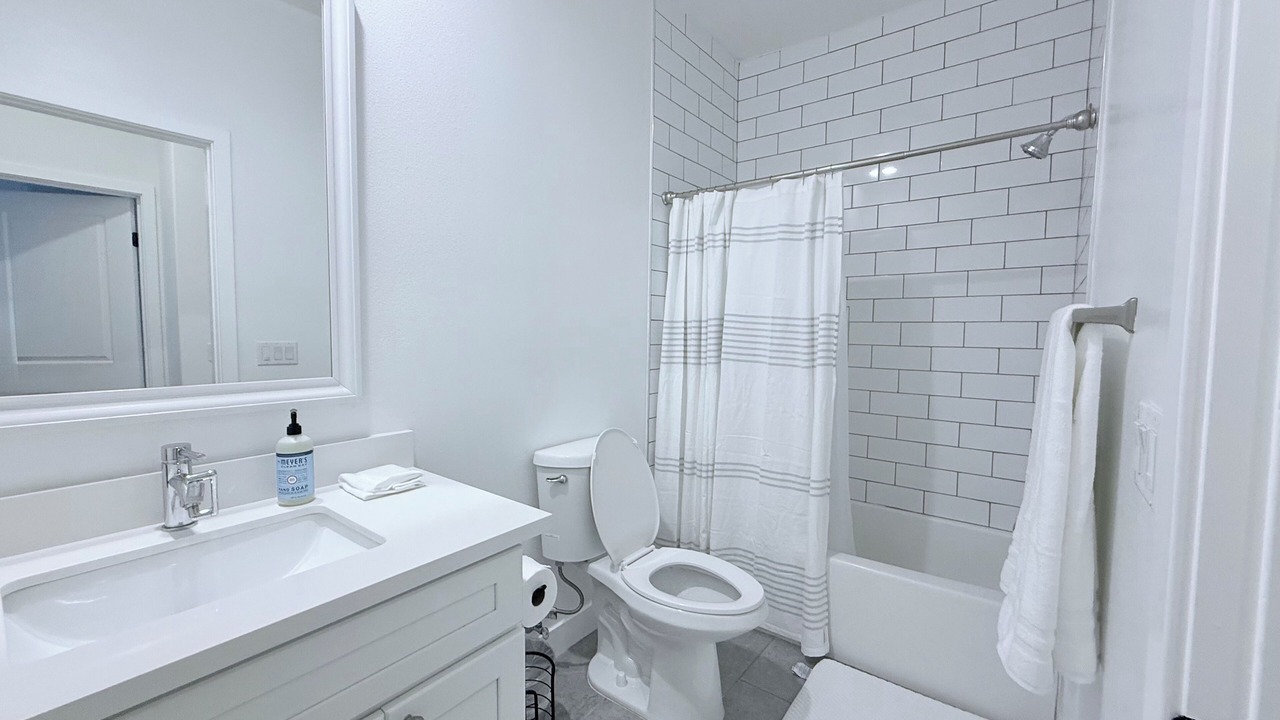 Photo of Bathroom in Midway City