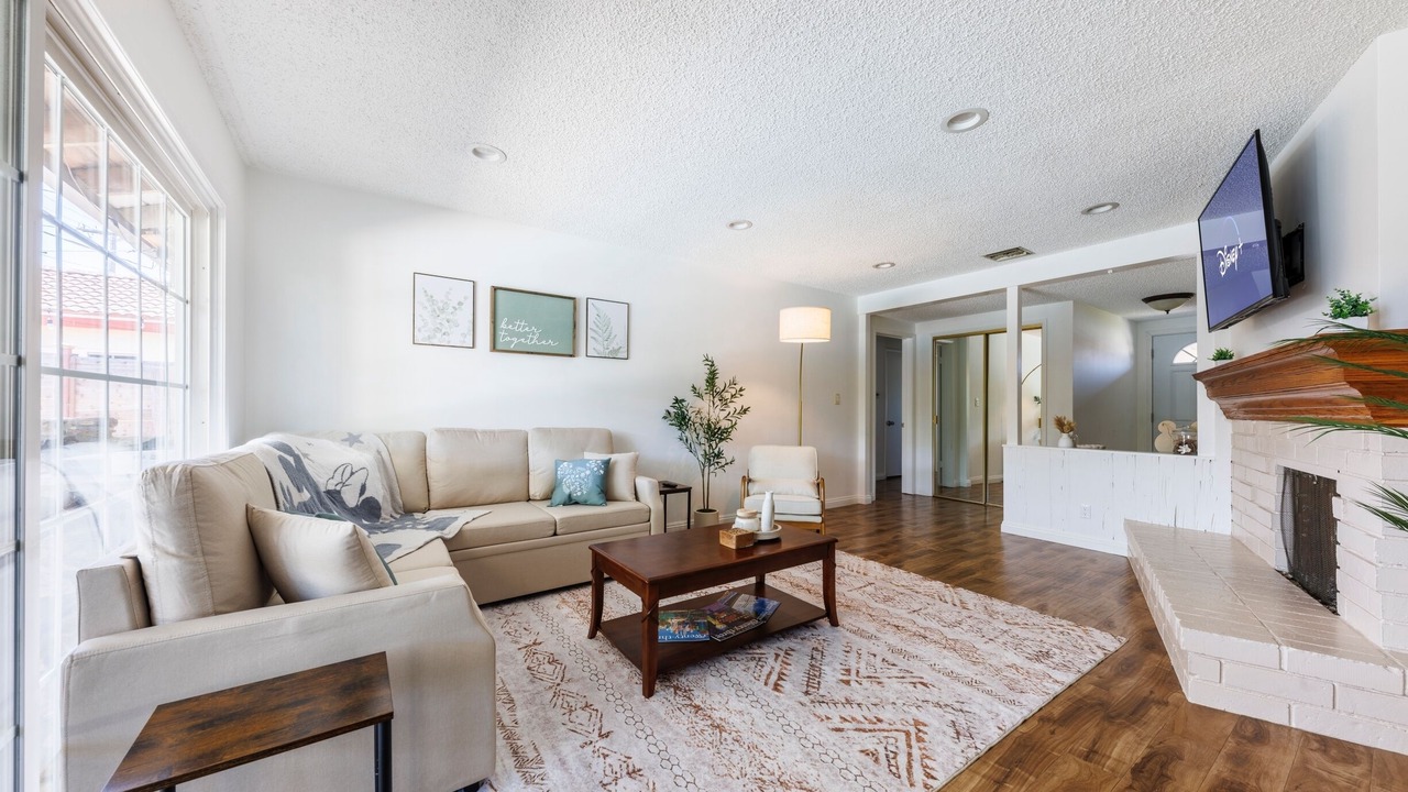 Photo of Livingroom in Southwest Anaheim