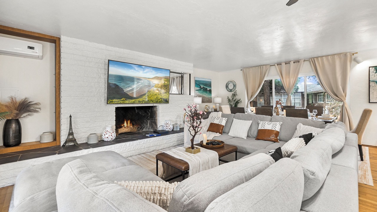 Photo of Livingroom in La Mesa