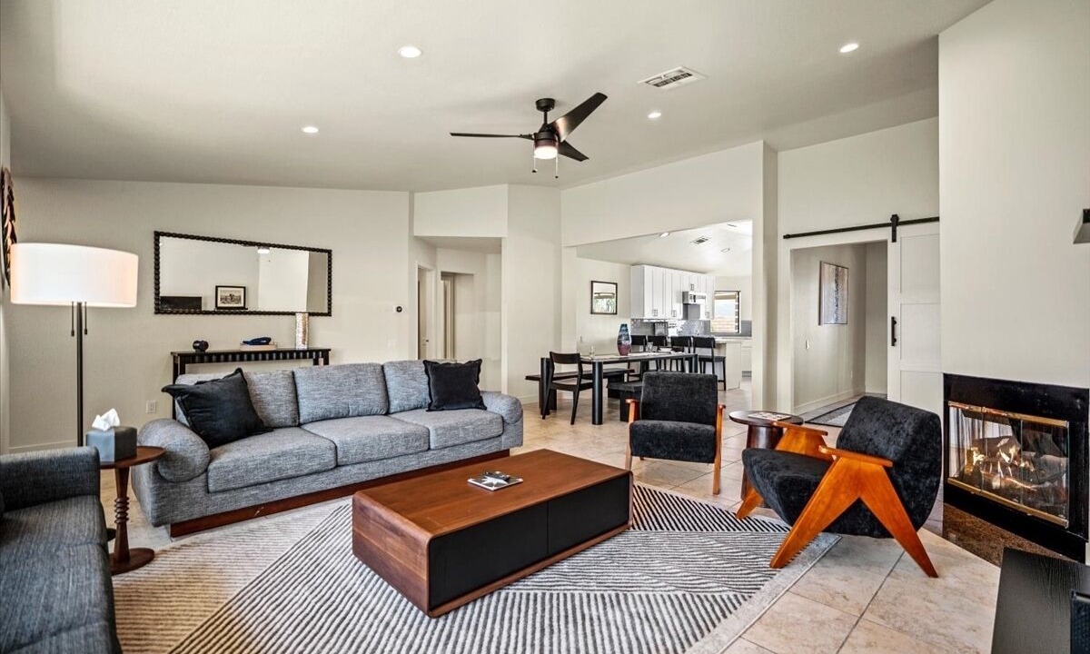 Photo of Livingroom in Bermuda Dunes