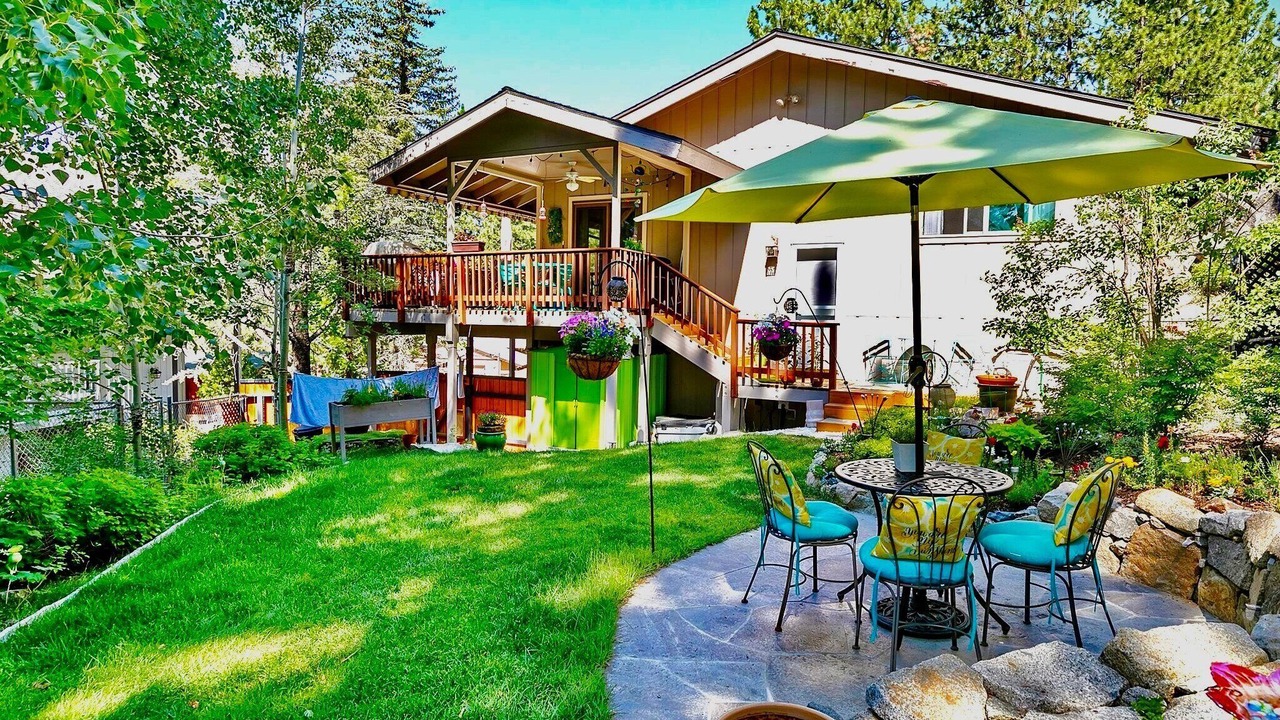 Photo of Outdoor in Round Hill Village